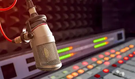 We advise Greek broadcaster and entertainment company on UK acquisition